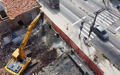 DEMOLIÇÃO DE GRANDE PORTE